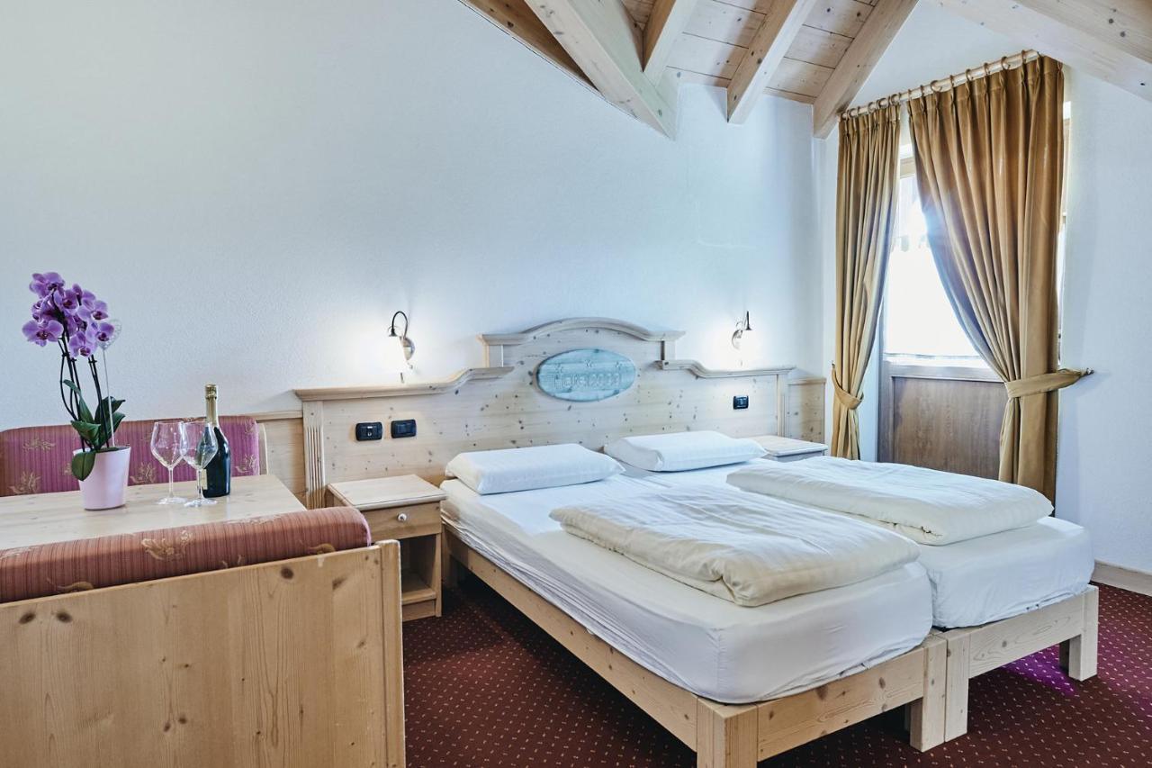 Hotel 2000 Livigno Phòng bức ảnh